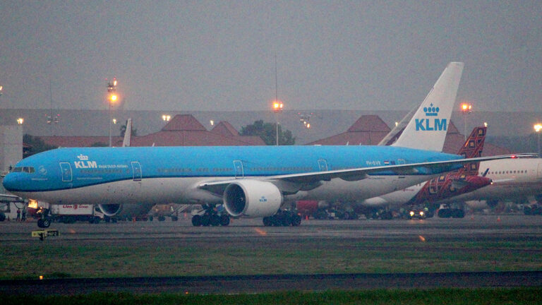 Is KLM too big to fail?