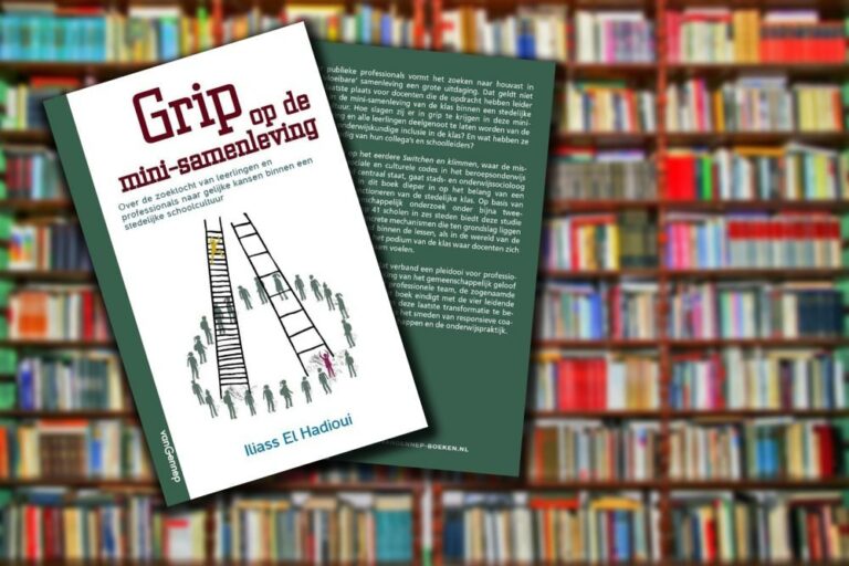 Grip Op De Mini Samenleving