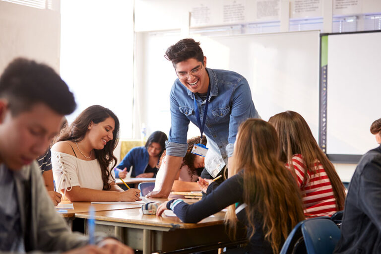 Voor de klas zitten of staan: wat doe jij? - Onderwijs van Morgen