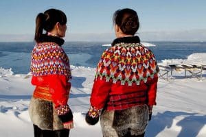 Inuit in traditionele kleding