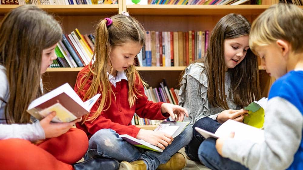 Kinderen lezen boeken