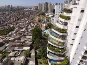 Een icoon van sociale ongelijkheid in São Paulo, de grootste stad van Brazilië.