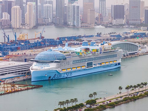 Icon of the Seas in de haven van Miami