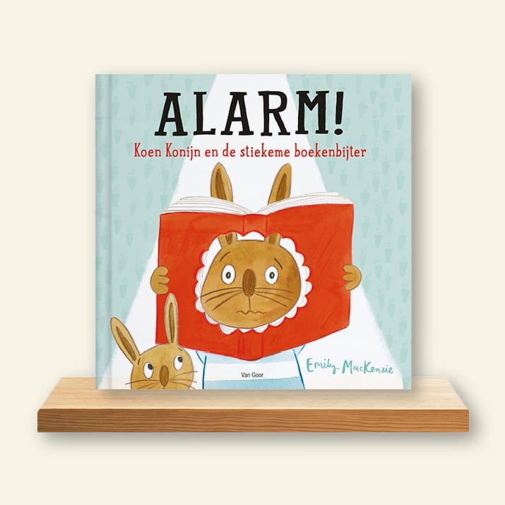 Omslag Alarm! Koen Konijn en de stiekeme boekenbijter