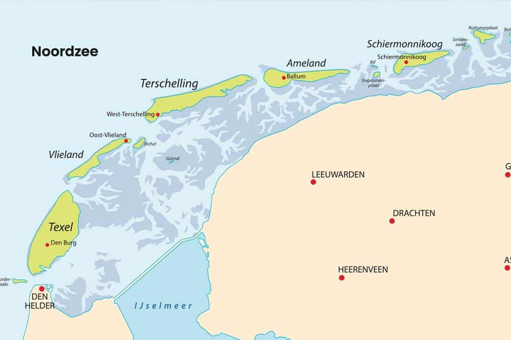 Een uitsnede van een landkaart waar de waddeneilanden zichtbaar op zijn